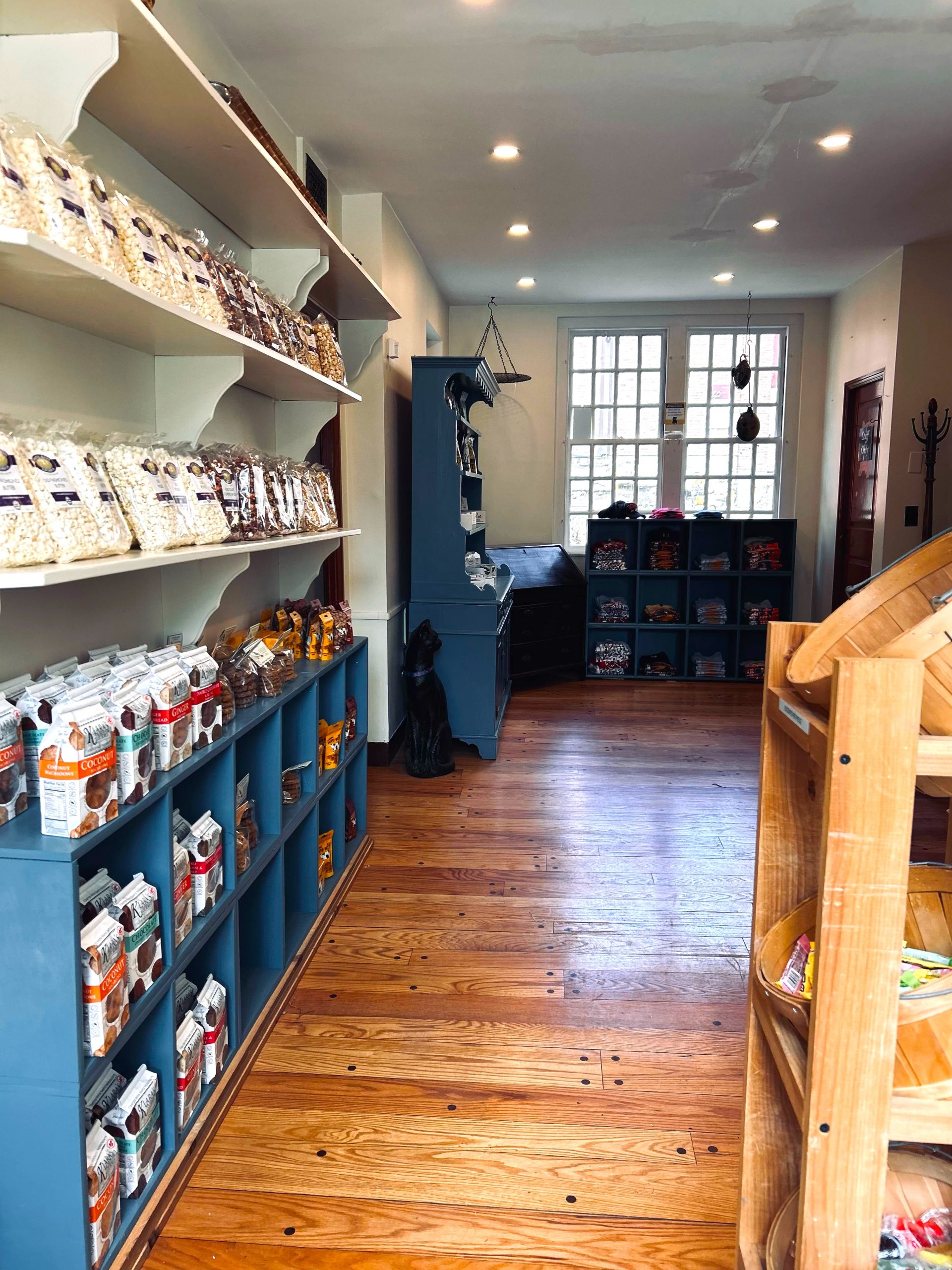 A photo of the candy shop in the Clough House behind Old North Church.
