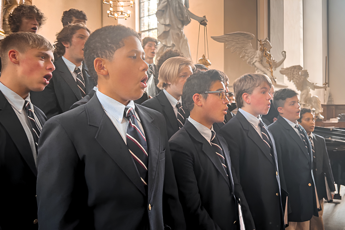 Members of the Maryland State Boychoir singing.